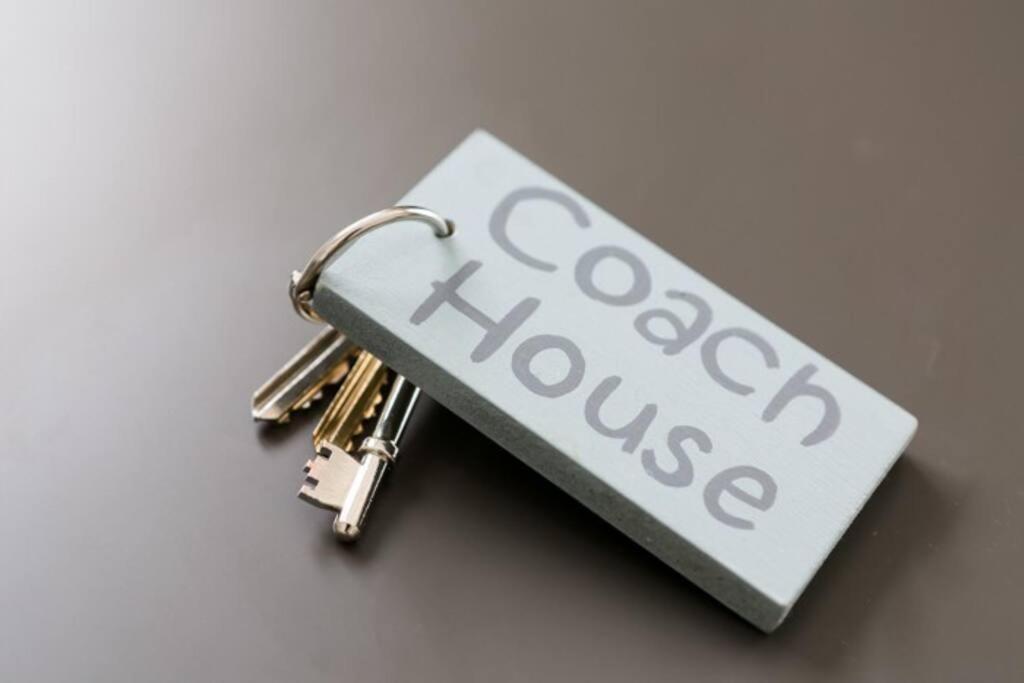Detached Cotswold Stone Coach House Holiday home